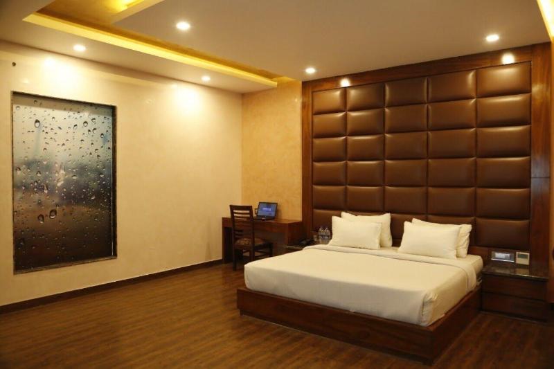 Hotel New York Plaza image