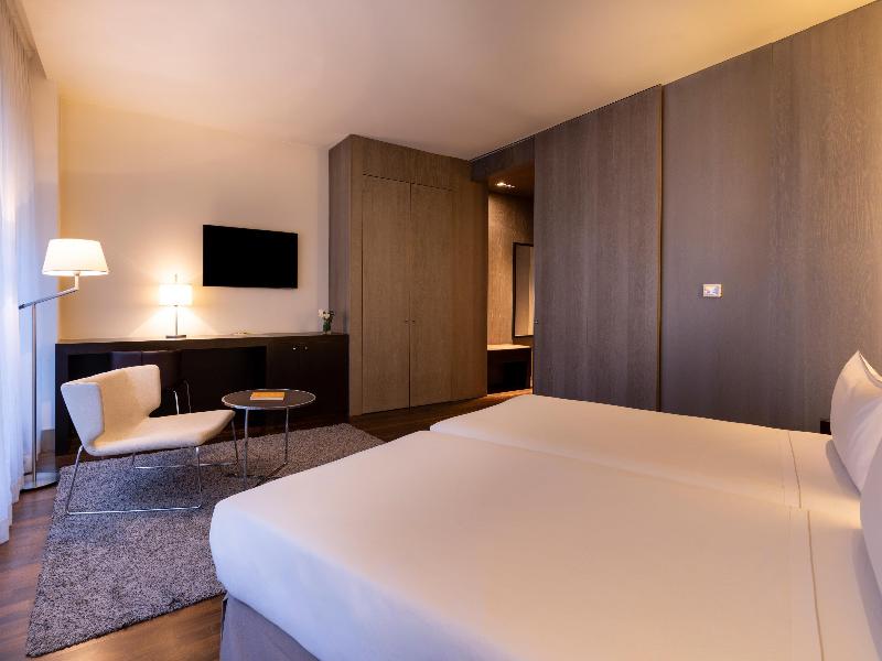 Parador de Alcala de Henares image