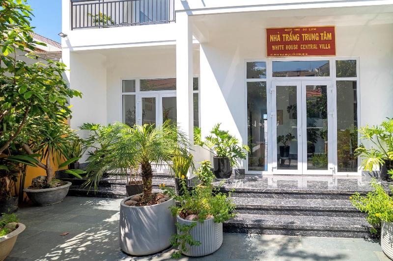 White House Central Villa image
