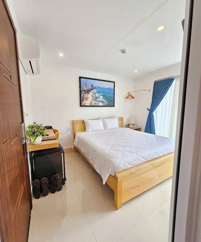 White House Central Villa image