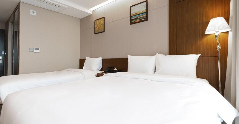 Gloucester Hotel Jeonju image