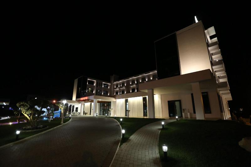 Delta Hotel image