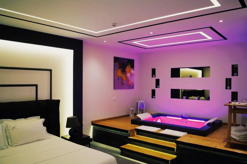Delta Hotel image