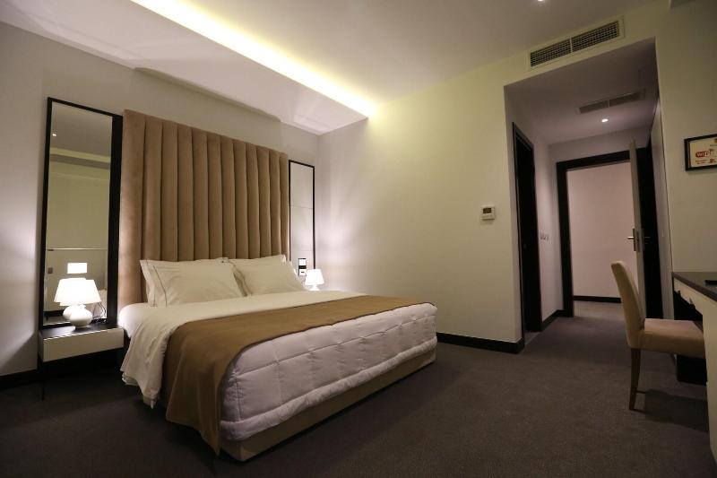 Delta Hotel image