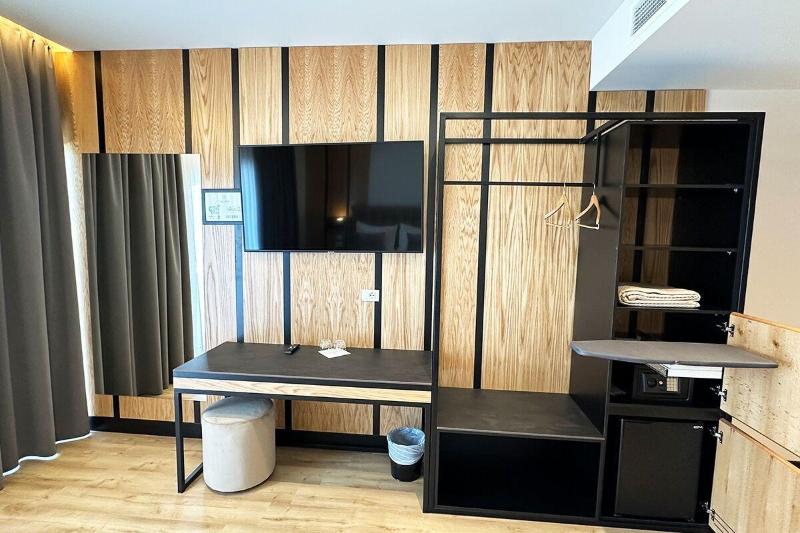 Delta Hotel image