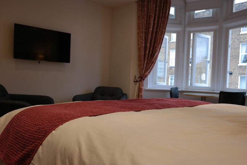 Alma Rooms image