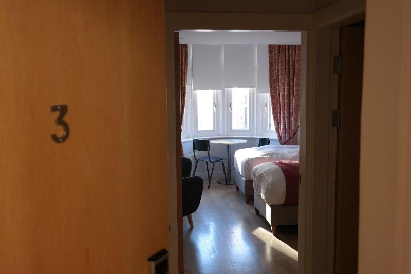 Alma Rooms image