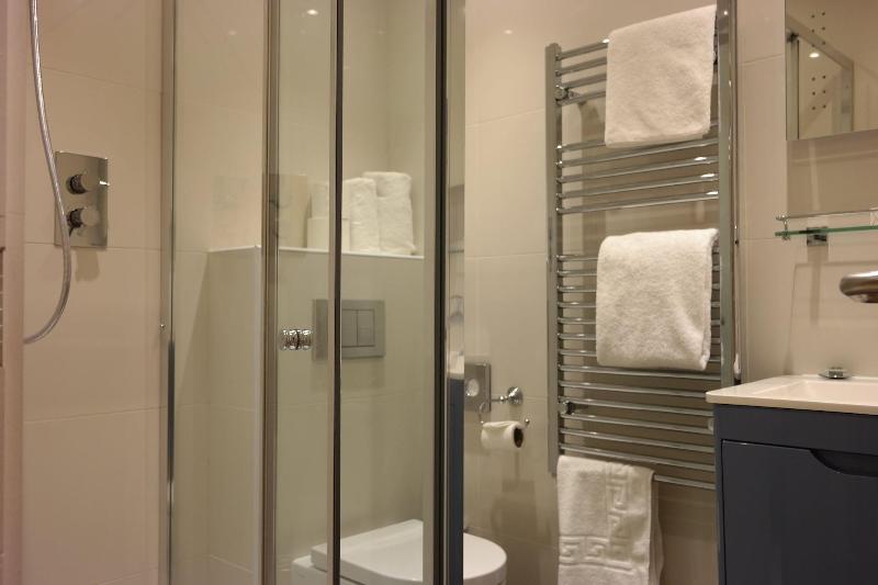 Alma Rooms image