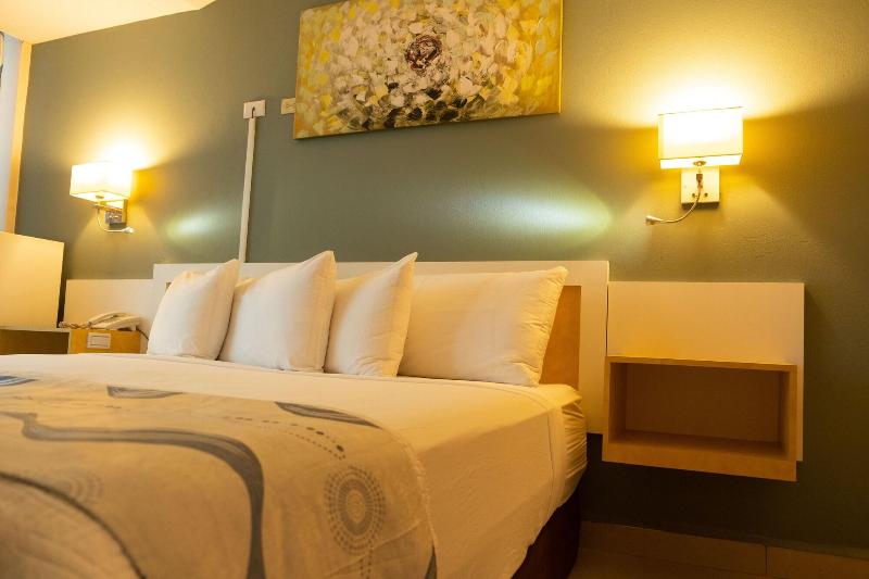 Golden Tree Hotel image