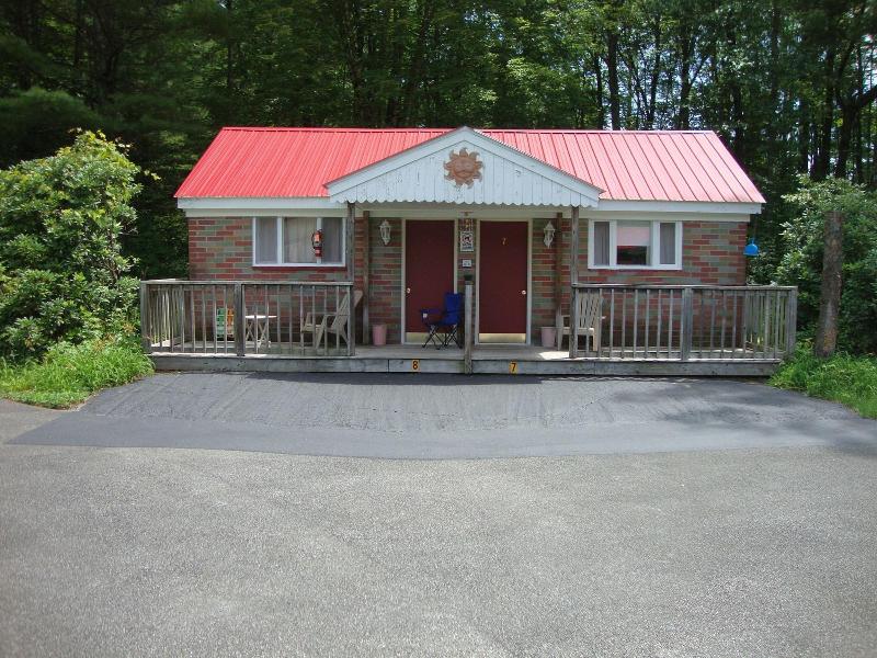 Paradise Resort And Cabins image