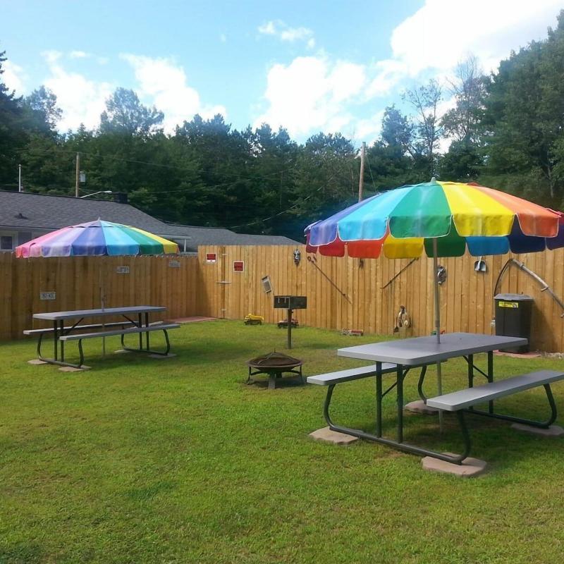 Paradise Resort And Cabins image