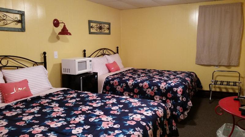 Paradise Resort And Cabins image