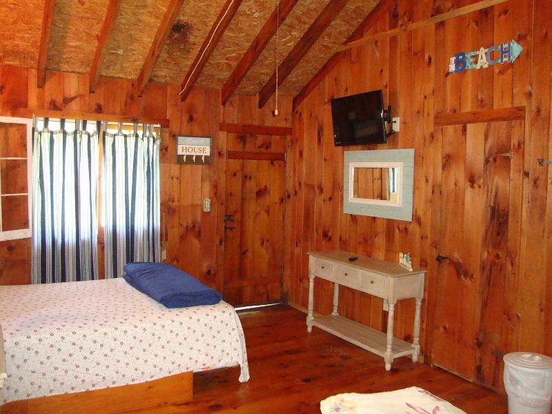Paradise Resort And Cabins image