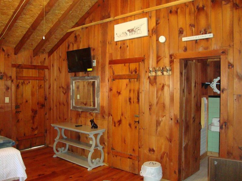 Paradise Resort And Cabins image
