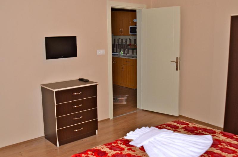 Elit Apartments image 8