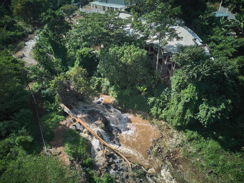 Villa Rock Stop Falls image