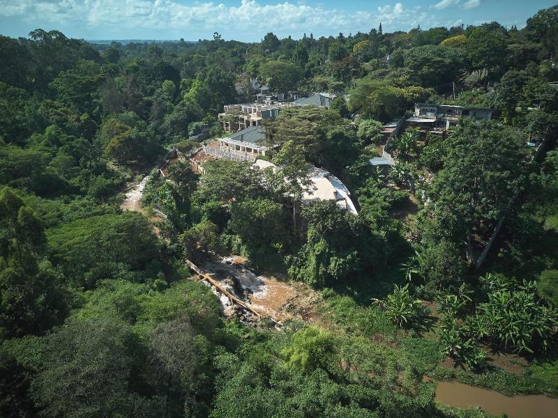Villa Rock Stop Falls image