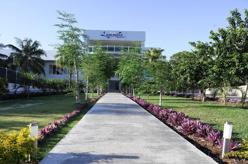 Luganvilla Business Hotel And Restaurant image