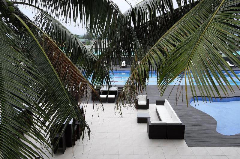Luganvilla Business Hotel And Restaurant image
