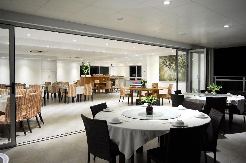 Luganvilla Business Hotel And Restaurant image