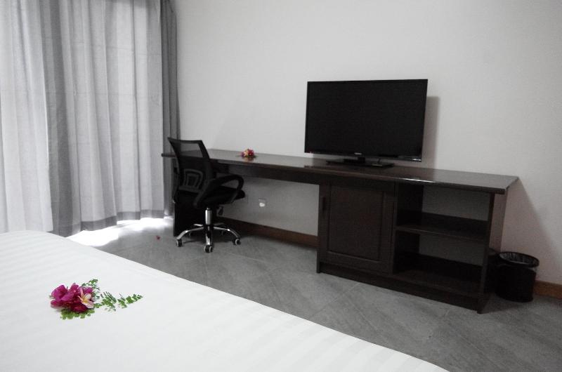 Luganvilla Business Hotel And Restaurant image