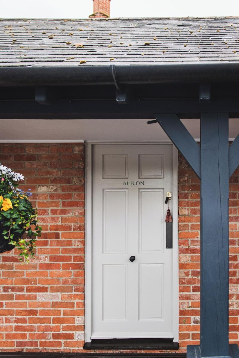 Bel The Dragon Odiham image