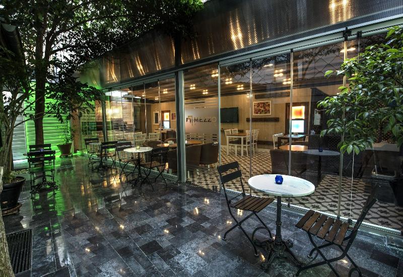 Mezzo Hotel image