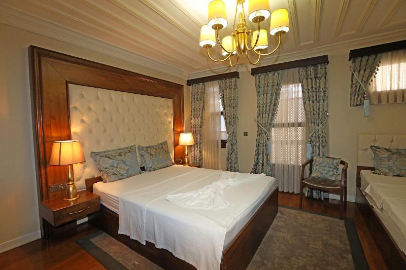 Mezzo Hotel image