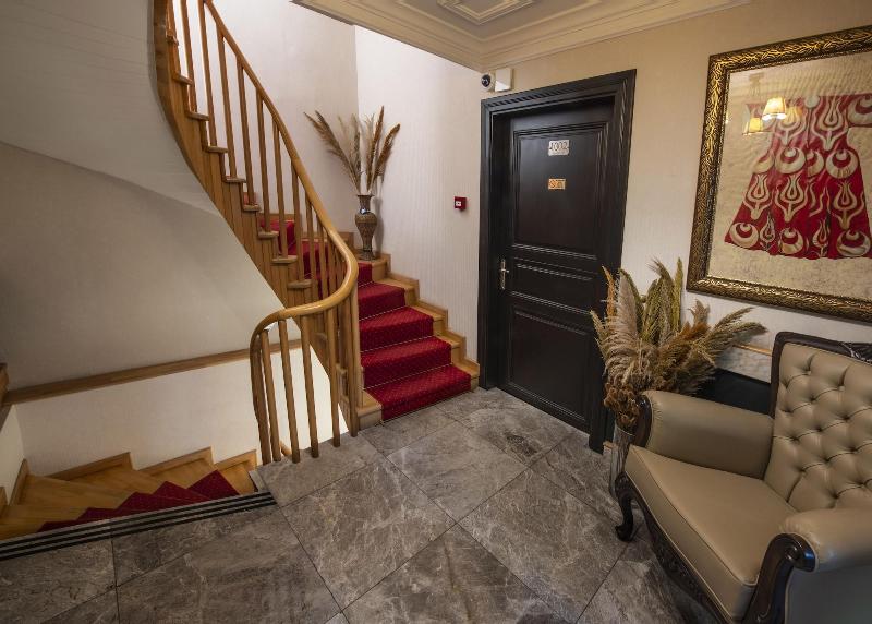 Mezzo Hotel image