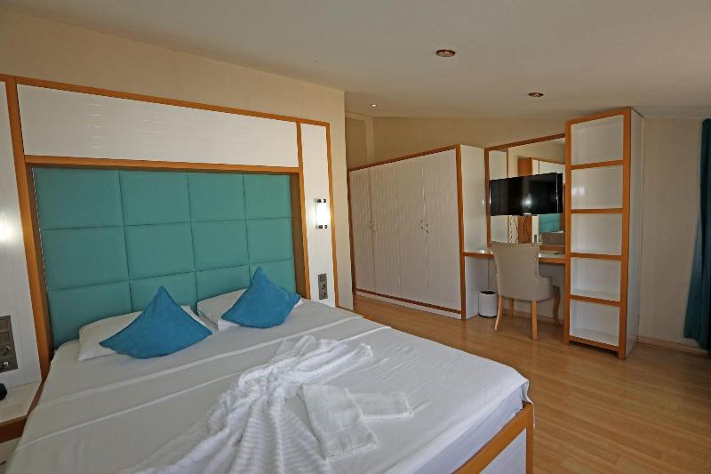 Mezzo Hotel image