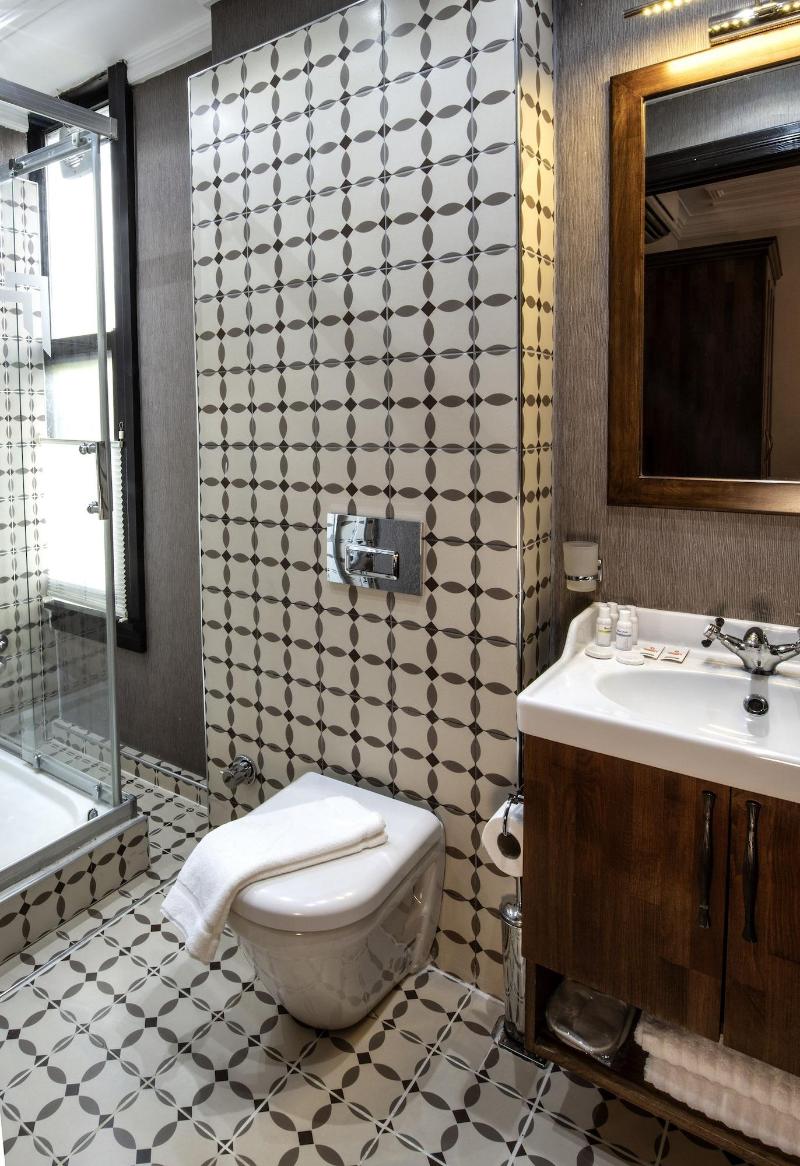 Mezzo Hotel image