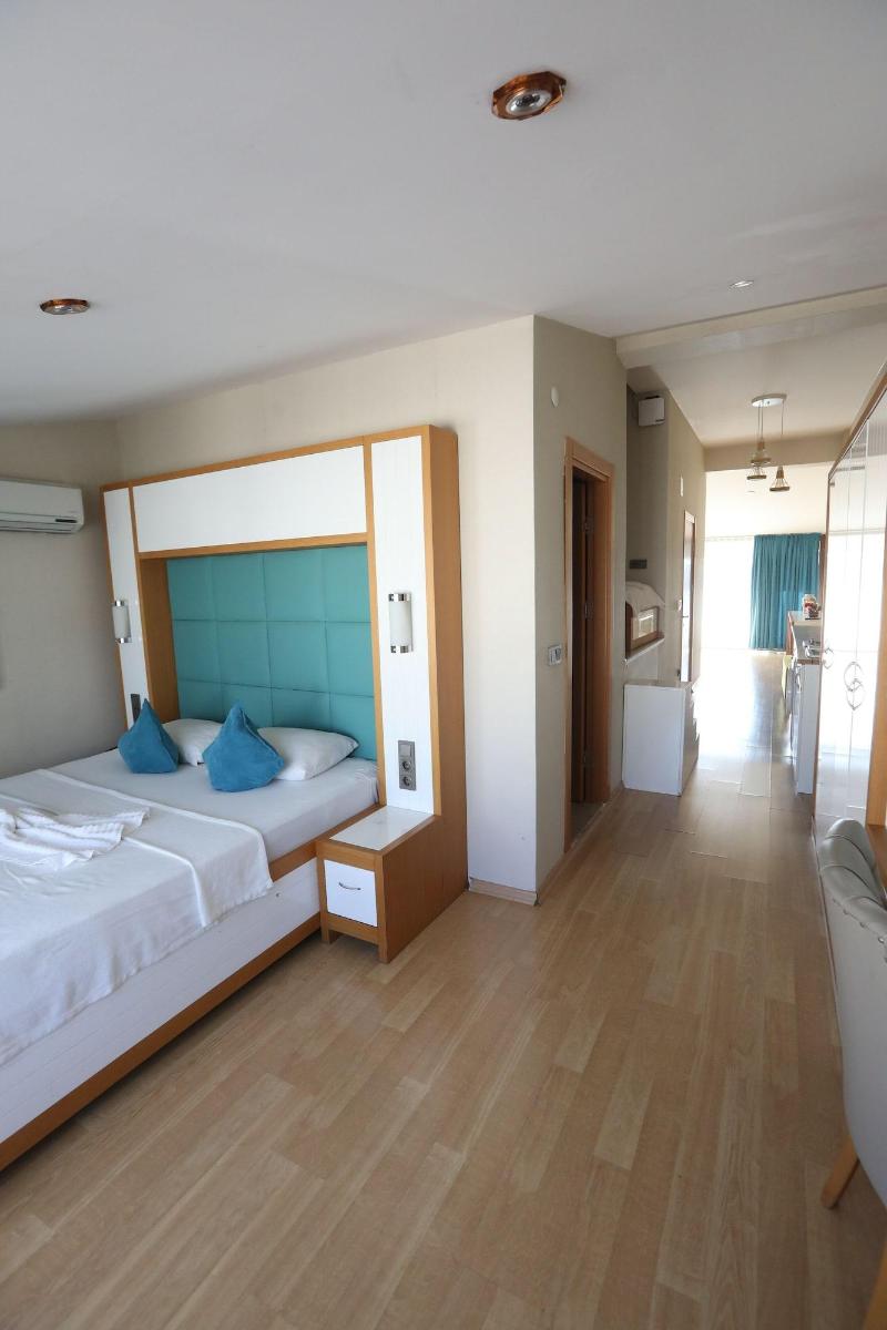Mezzo Hotel image