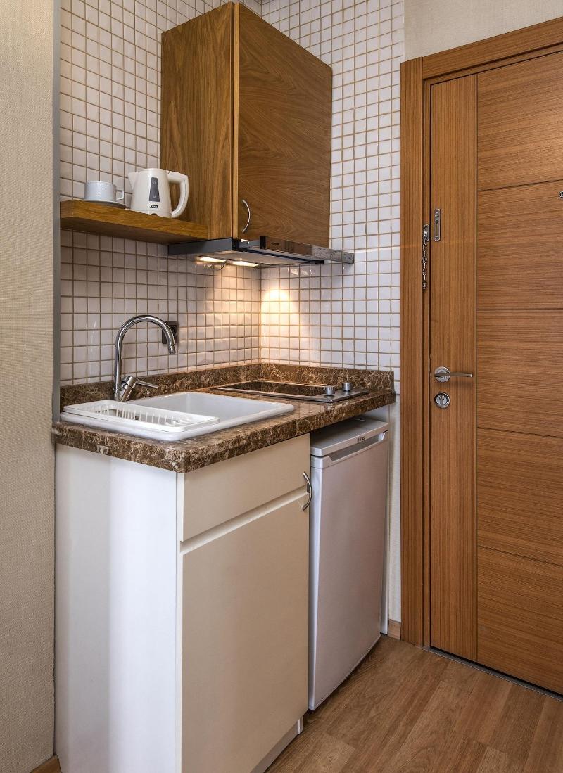 Mezzo Hotel image