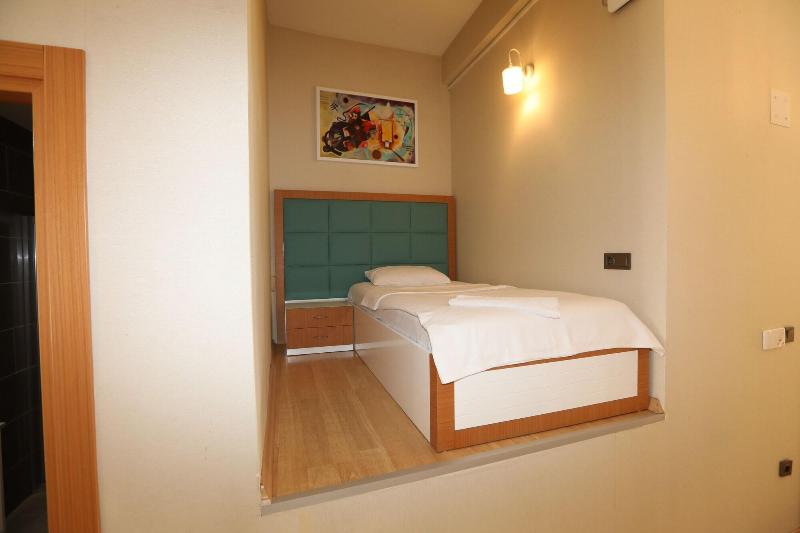 Mezzo Hotel image