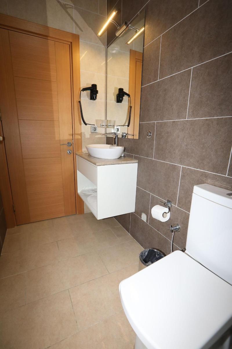 Mezzo Hotel image