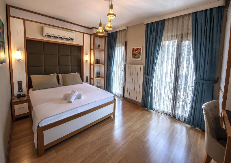 Mezzo Hotel image