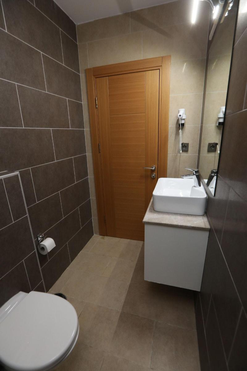 Mezzo Hotel image