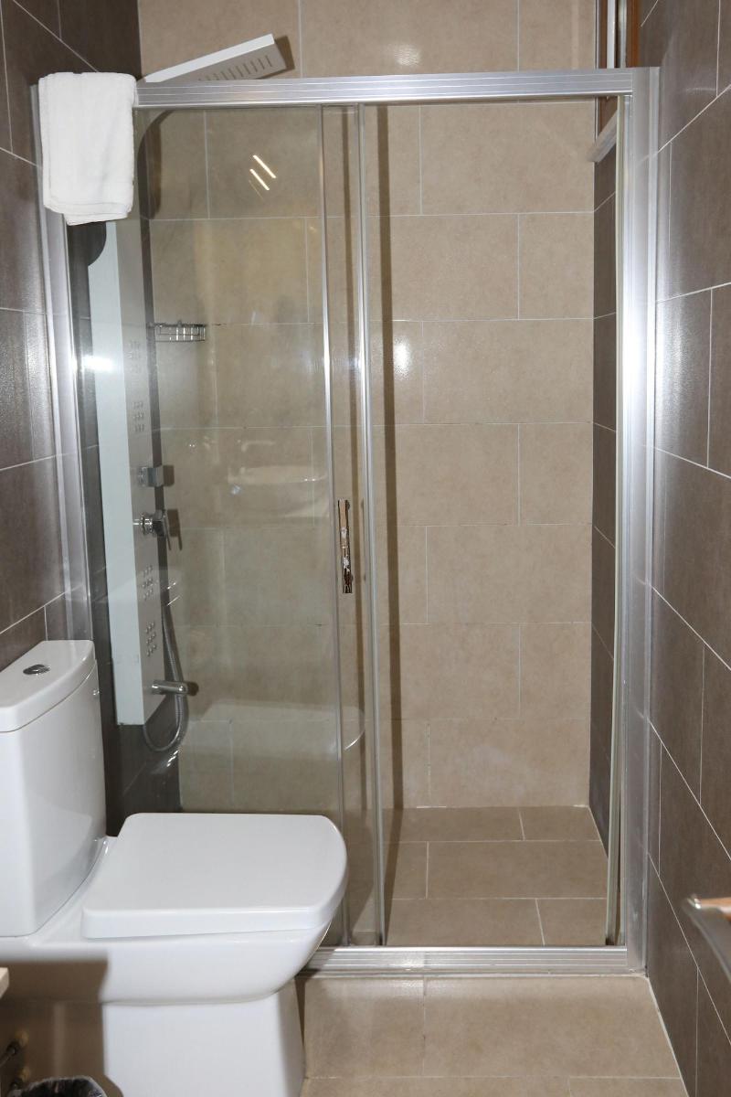 Mezzo Hotel image