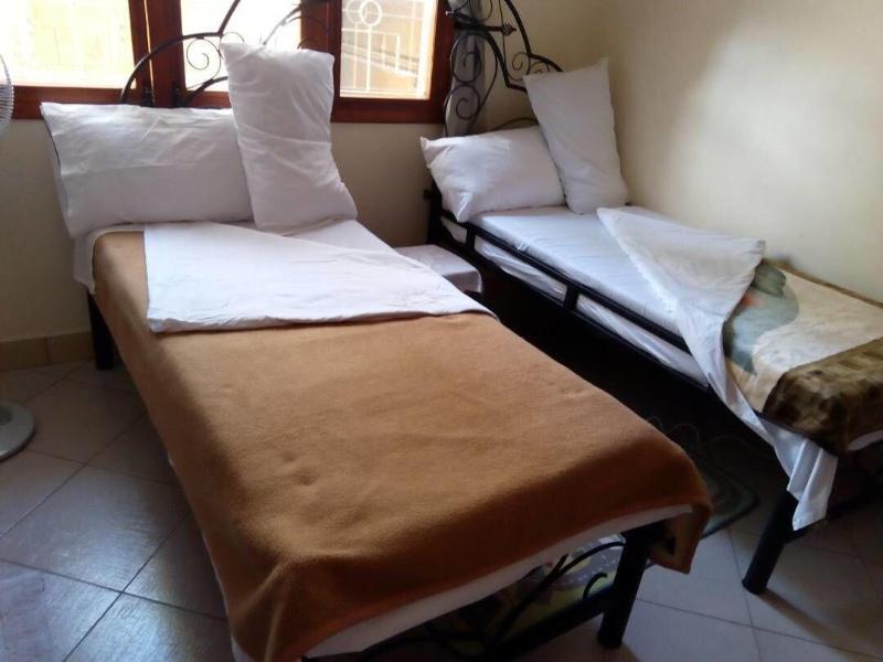 Le Parlour image