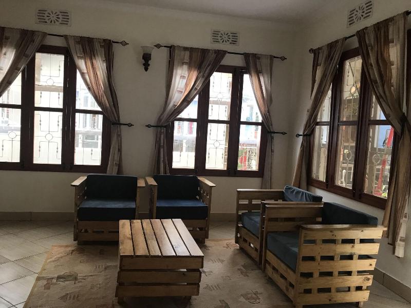 Le Parlour image