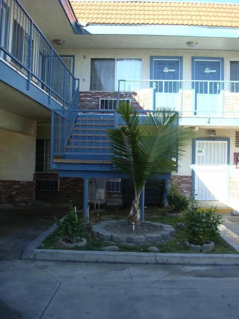 Scottish Inns Long Beach image