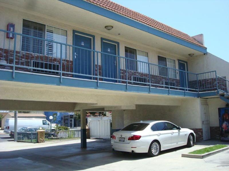 Scottish Inns Long Beach image