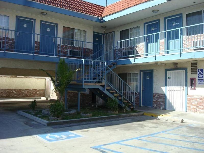 Scottish Inns Long Beach image