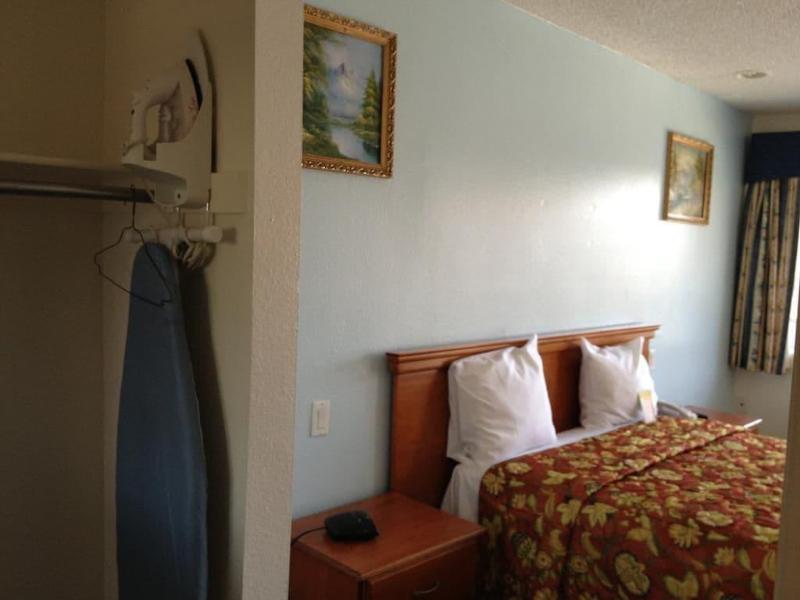 Scottish Inns Long Beach image