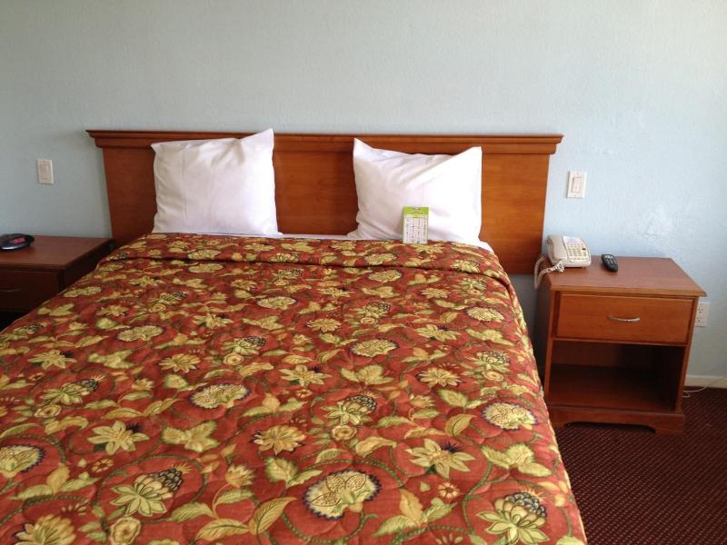 Scottish Inns Long Beach image