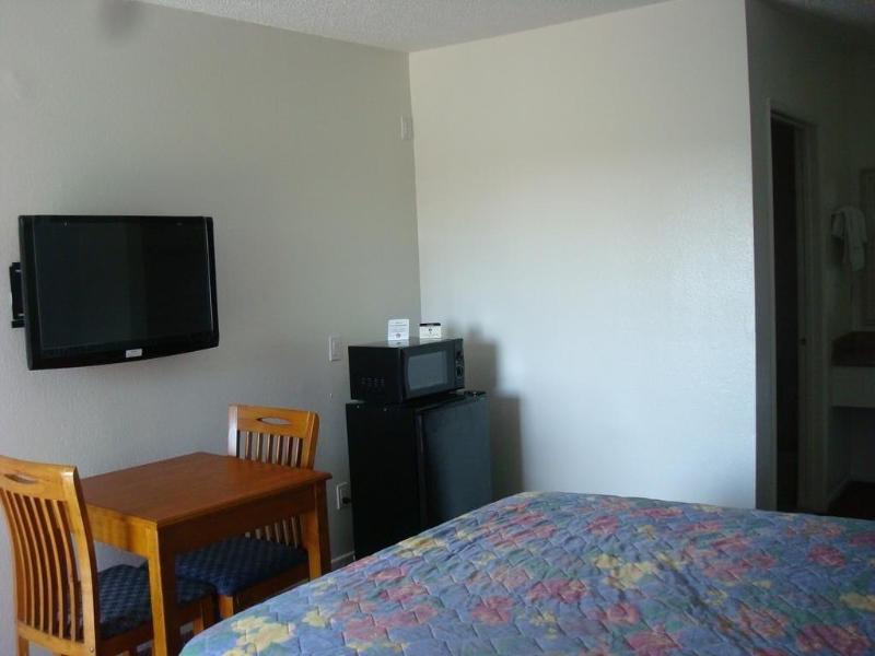 Scottish Inns Long Beach image