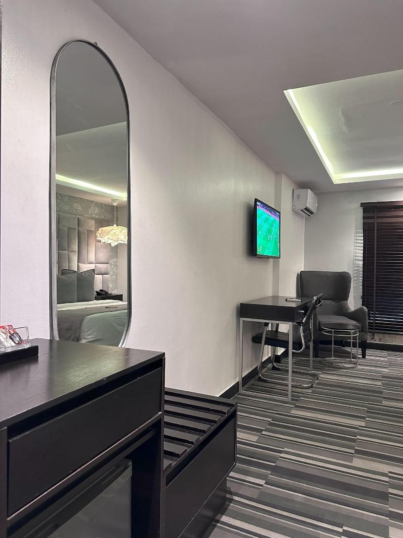 Mayhill Hotel image