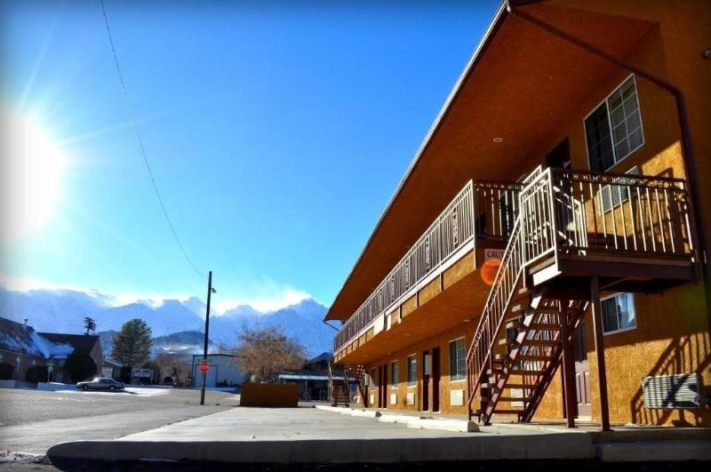 Mt Whitney Motel image