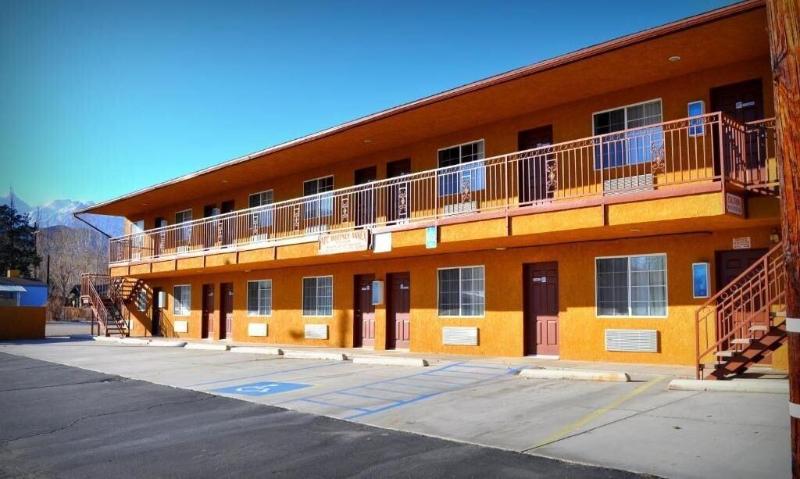 Mt Whitney Motel image