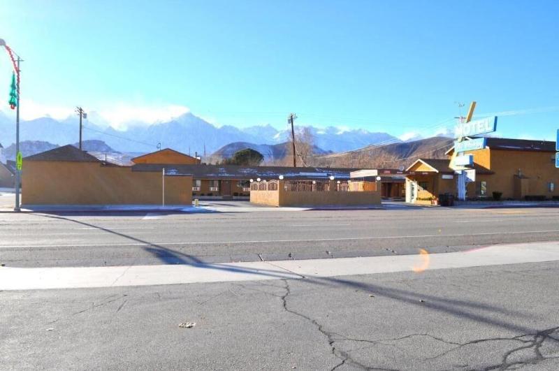 Mt Whitney Motel image